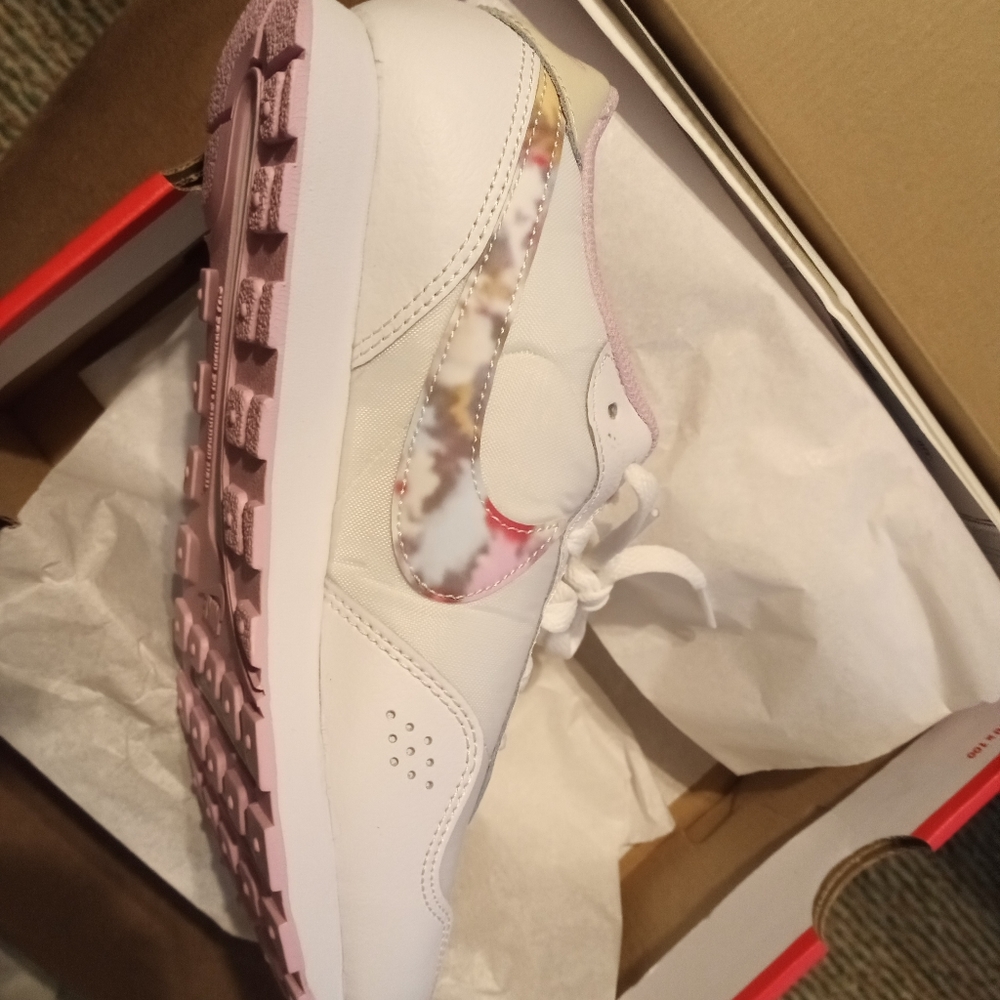 Nike MD VALIANT